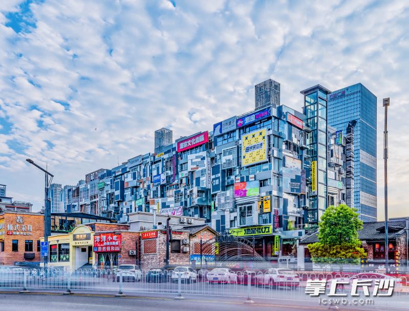 潮宗街历史文化街区“引产上楼”，成为商业网红品牌的“孵化器”。